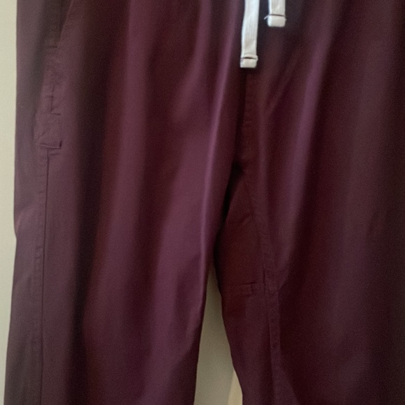 Roots Burgundy Pull On Ankle Pants Size Small - Picture 7 of 15